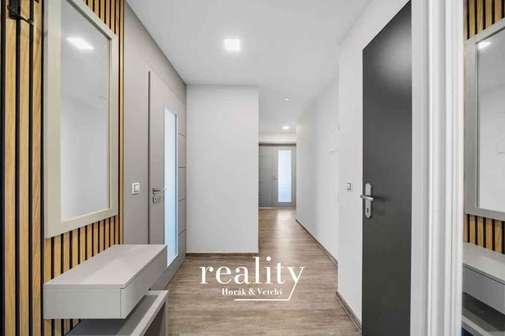 3_57221.webp